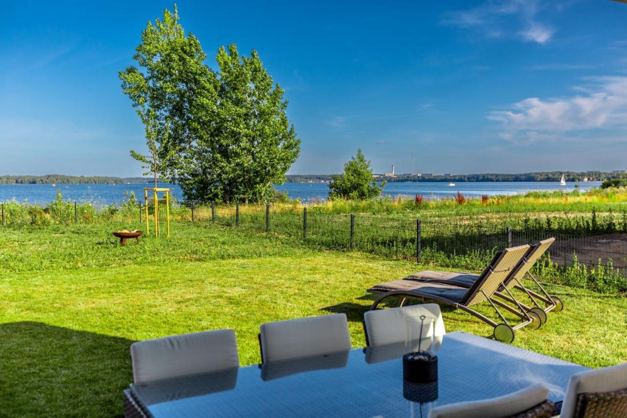 Hangar 19 Luxusbungalow Am See Mit Kamin 3 Шверин Екстериор снимка